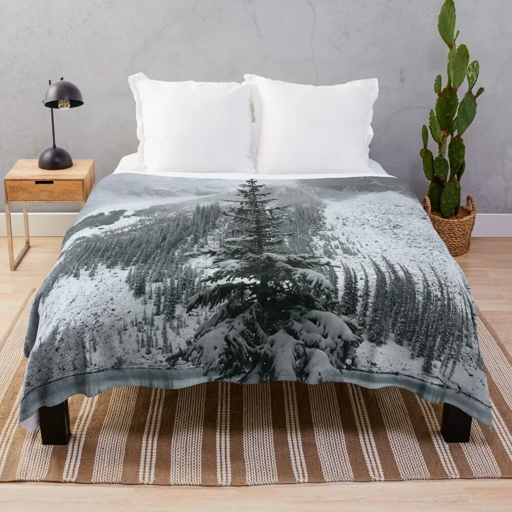 beautiful canadian rockies Throw Blanket Luxury Thicken Decorative Sofa Bed Blankets