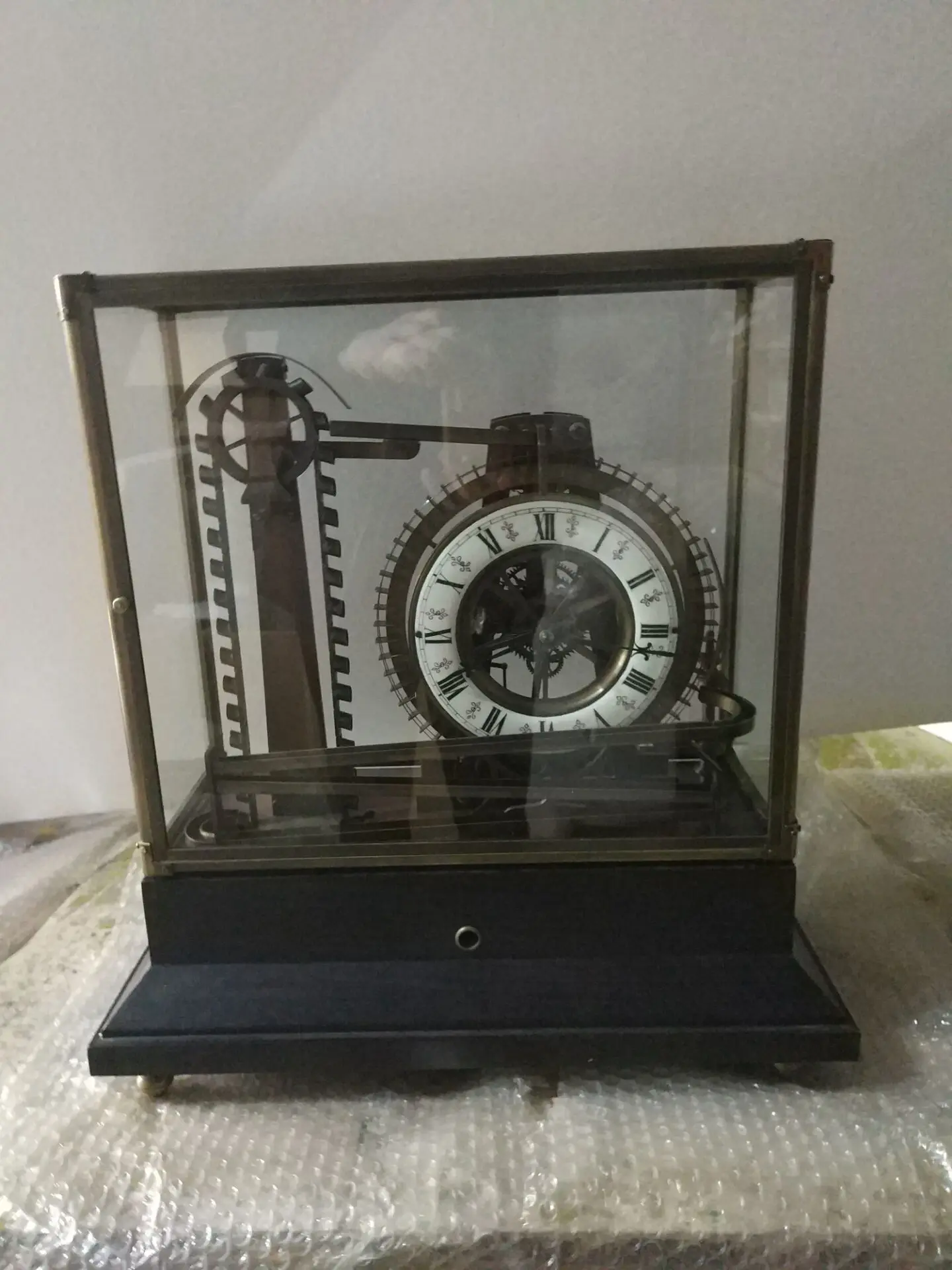 French Antique Brass Bronze Mechanical Waterwheel Industrial Ball Bearing Table/Desktop Clock