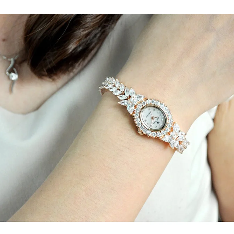 Small Luxury Prong Setting Women's Watch Fine Fashion Hours Mother of Pearl Bracelet Crystal Girl's Gift Royal Crown Box