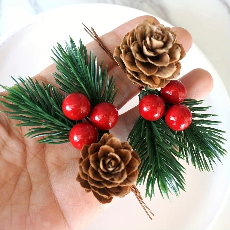 6/10 Stück künstliche Tannenzapfen und rote Beeren – perfekt für Weihnachtsbaum-Topper, Urlaubsdekorationen und Bastelprojekte