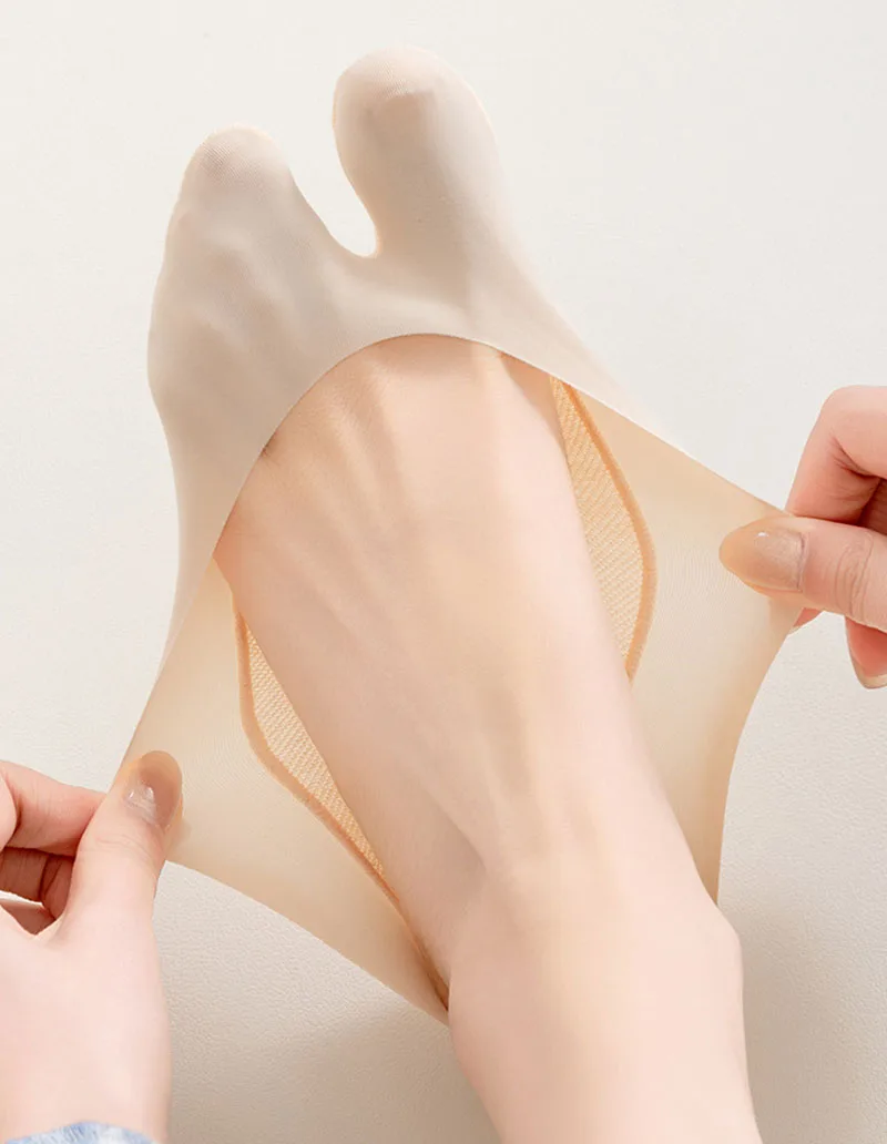 New Ultra-thin Ice Silk 2 Toe Boat Socks For Women Summer Cooling Invisible Low Cut Socks Anti-slip Silicone Split Toe Socks