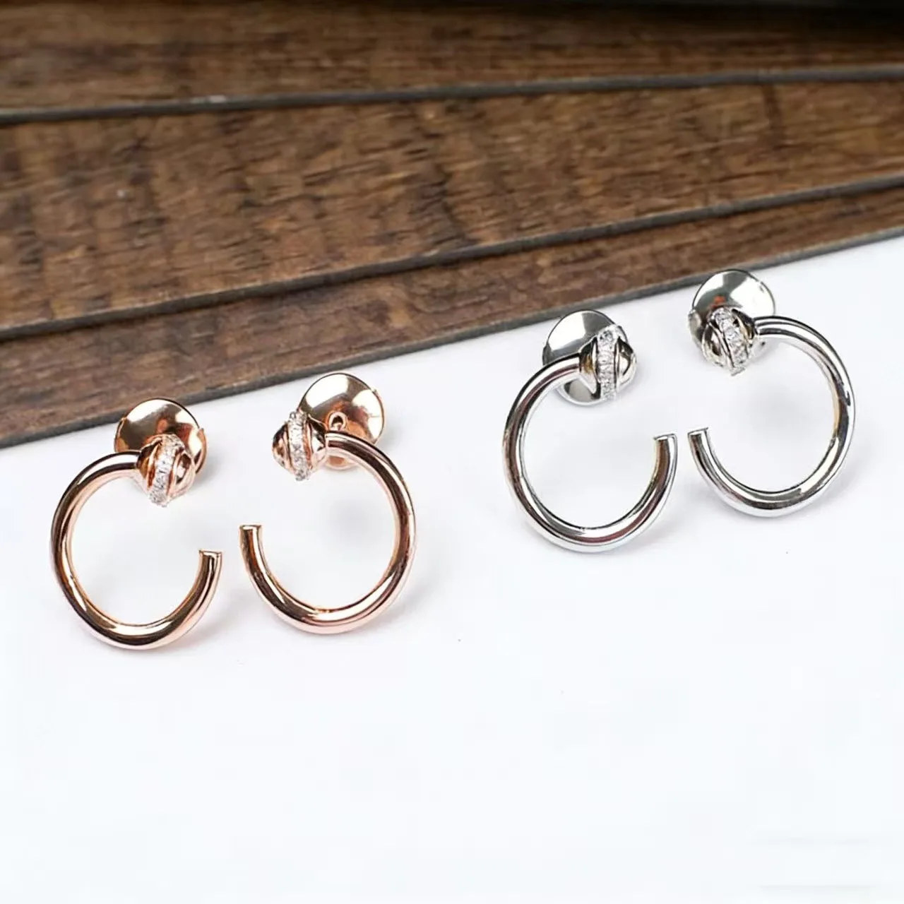 

Fashion Lucky S925 Sterling Silver Women'S Earrings With Diamond Inlay, Exquisite Luxury, The Best Holiday Gift For Women