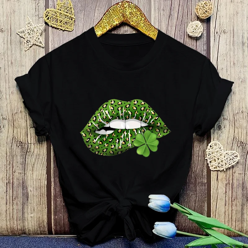 St. Patrick's Day Lips Shamrock T-Shirt Women's Fashion Outdoor Cool Lips Shirt Shamrock T-Shirt