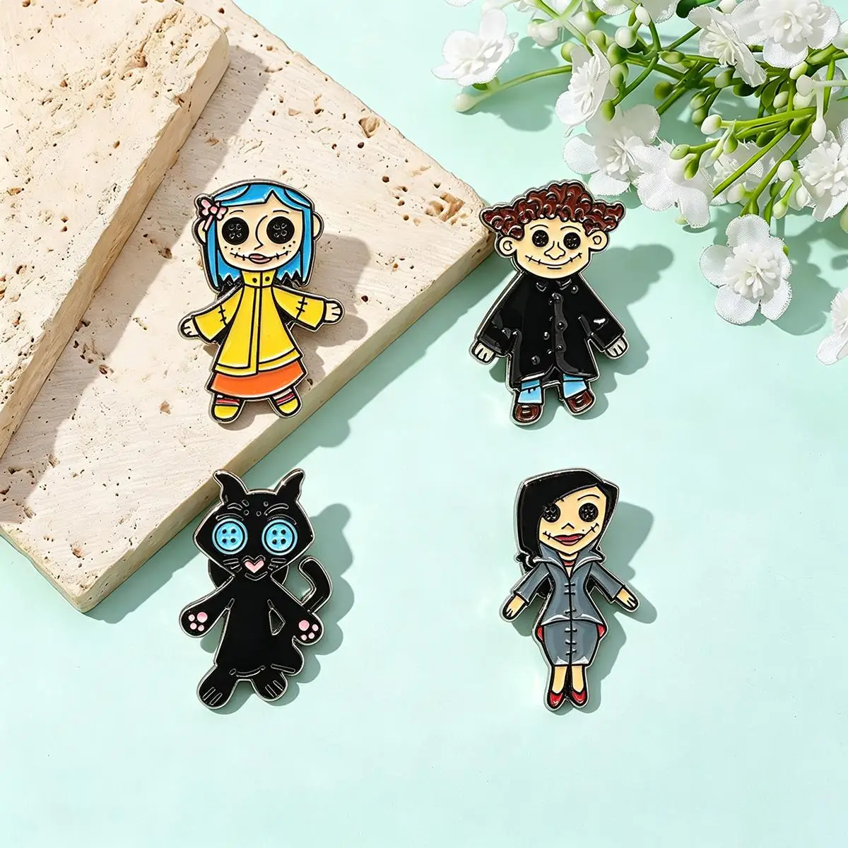 4Pcs/Set Horror Movie Ghost Mom Enamel Brooch Cartoon Character Lapel Metal Badge Cosplay Jewelry Accessories Halloween Gifts