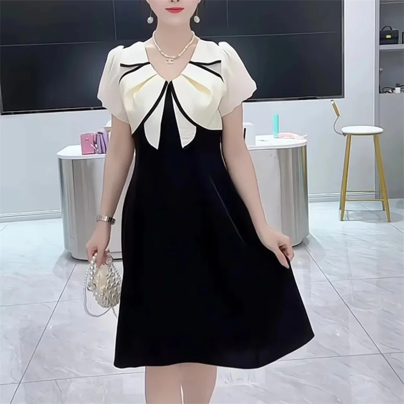 2024 Summer New Splicing Fake Two-piece French Waist-shrinking Little Black Skirt Short-sleeved Meat-covered Belly Dress Female