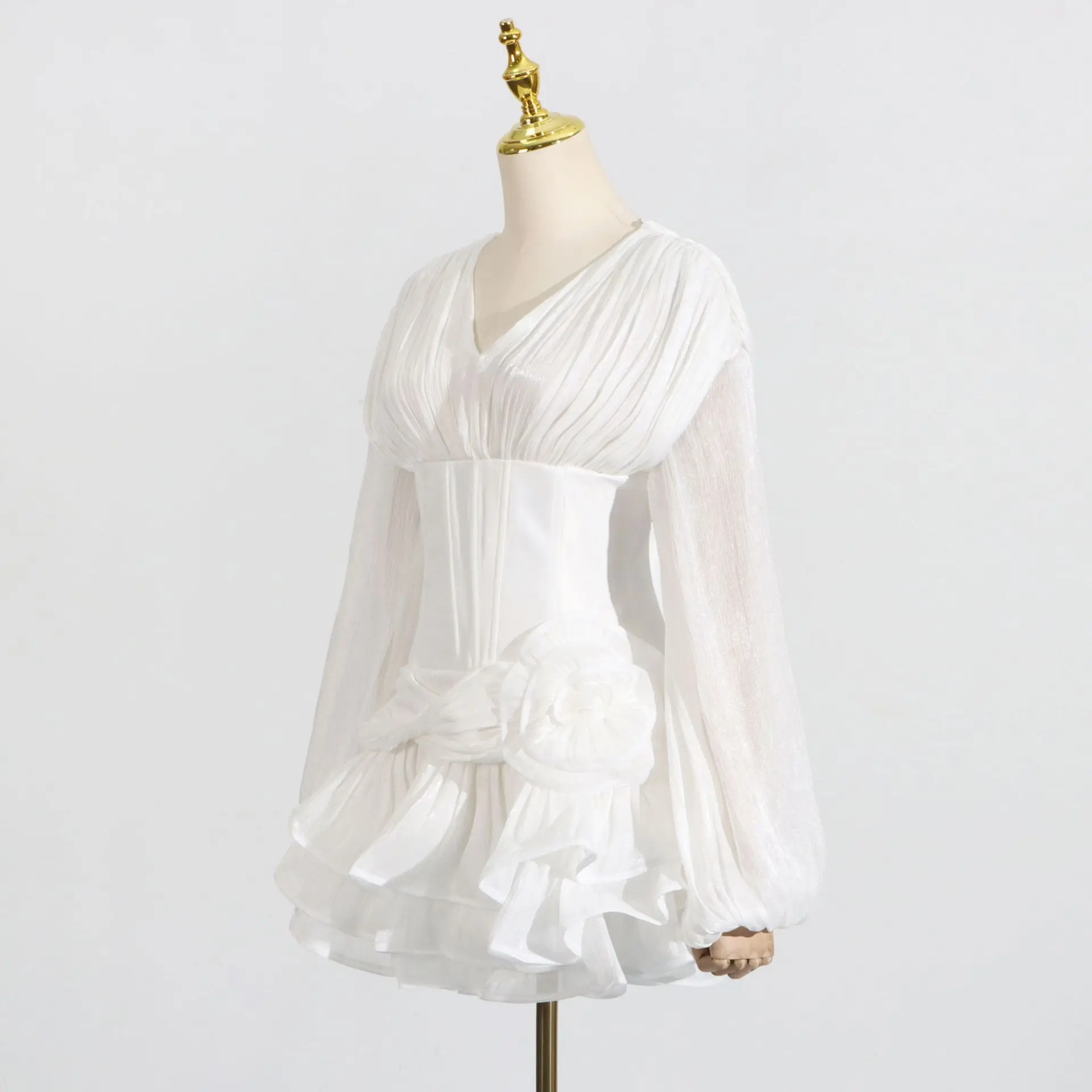 Robes courtes moulantes en maille blanche pour femmes, de luxe, manches bouffantes, à fleurs, à la mode, tenues de bal élégantes de célébrité, été 2025