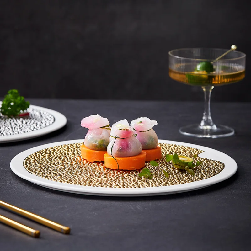 

White Beaded Ceramic Round Flat Plate with High Sense of Western Food Plate with Exquisite Cold Dish and Golden Dish.