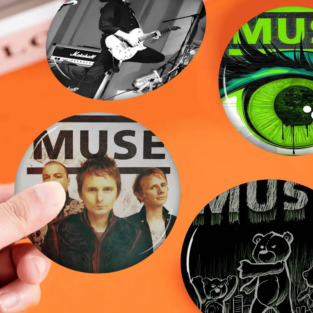 Muse Band Anime Broschen Niedliche Cartoon-Anstecknadel für Jacke und Jeans Geschenk-Accessoire