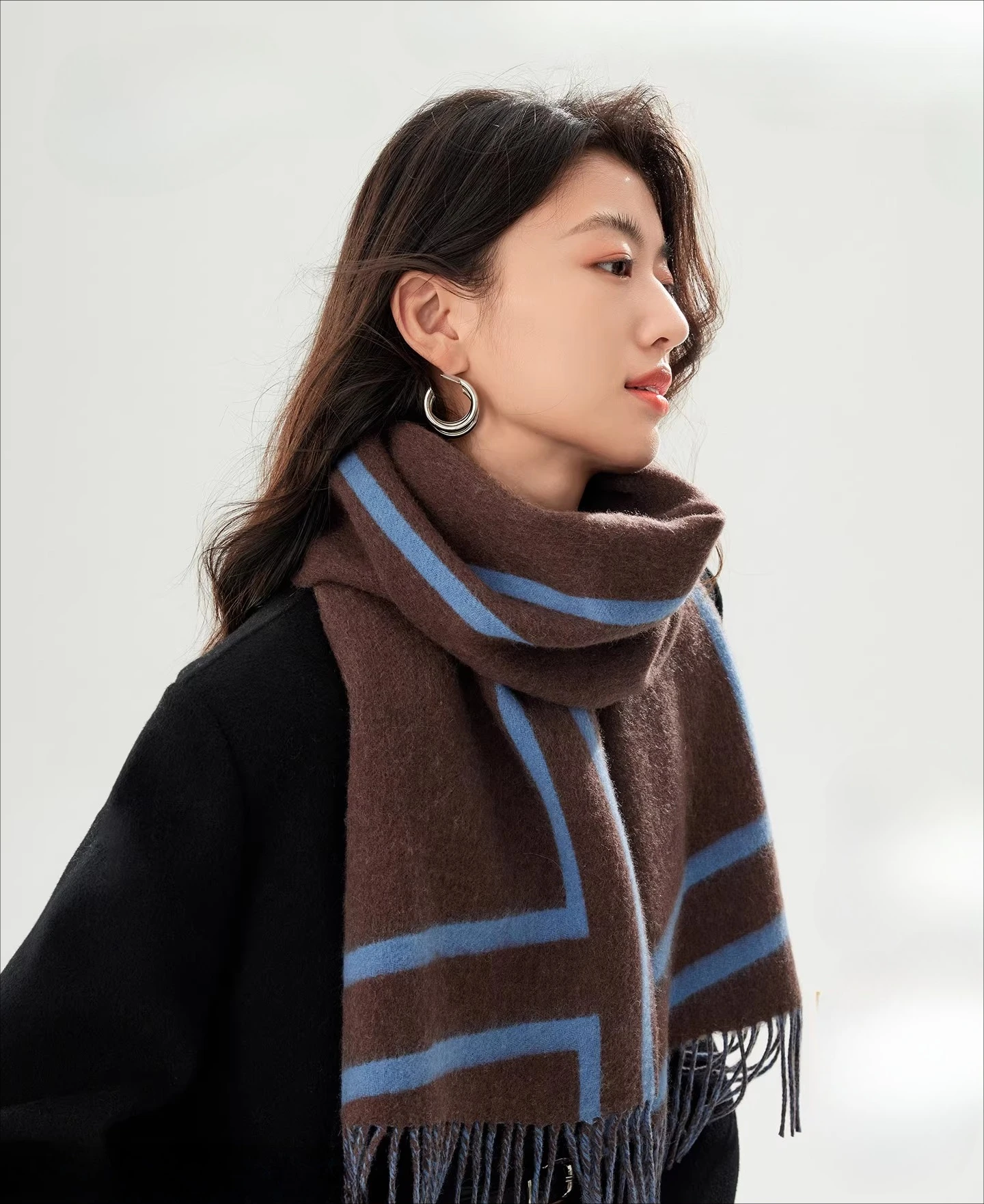 

Autumn and Winter New Women's Warm Scarf, Simple and Fashionable Silk Wool Double-sided Striped Scarf