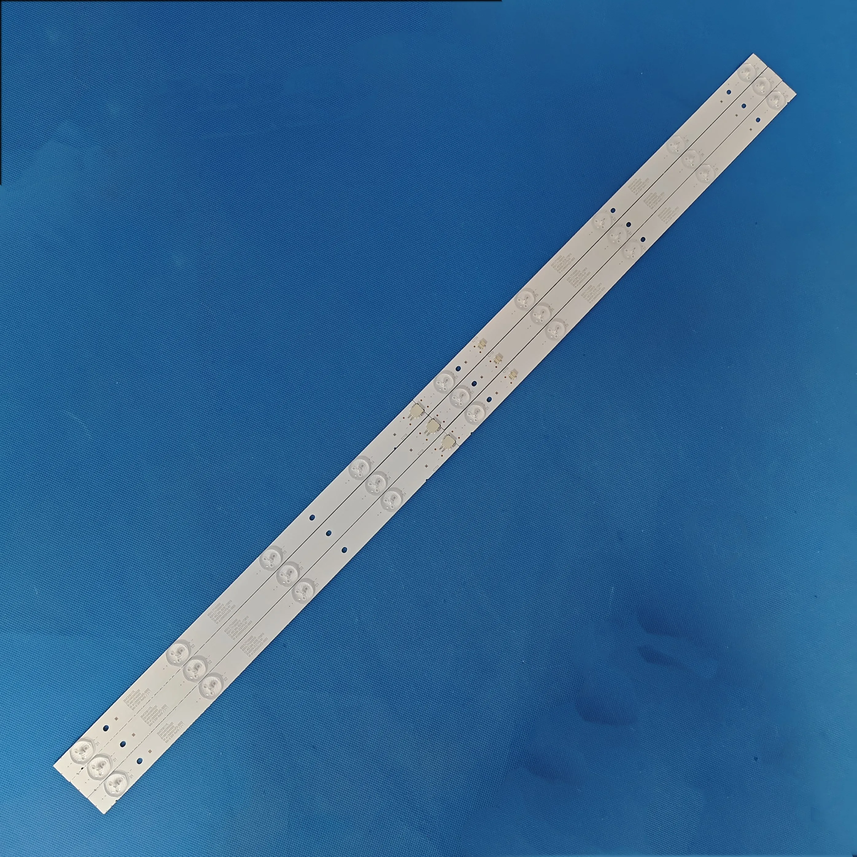 

Светодиодная лента подсветки 9LED для K40DLT5F 3BL-T7714101-01 LBL.400T3X9.001 RLDED4016A LSC400HN02 CN40XB672 ZK40D09-ZC21FG-01