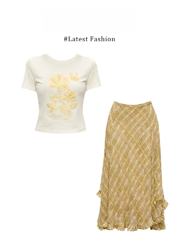 

Parkyeon Early Spring Korean Style Dopaamine White Short Sleeve T-Shirt And A-Line Skirt Set Casual Fashion Ensemble