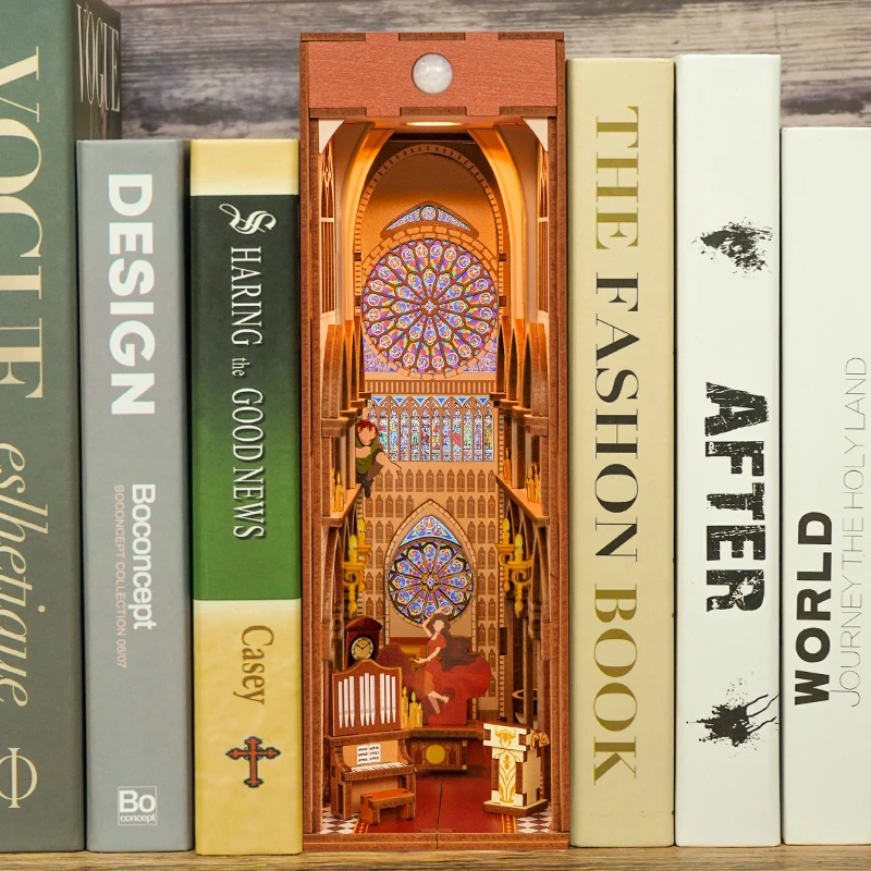 DIY Book Nook Shelf Insert Kits Wooden Miniature Building Kit Notre Dame de Paris Bookend Assembled Bookshelf Gifts Home Decor