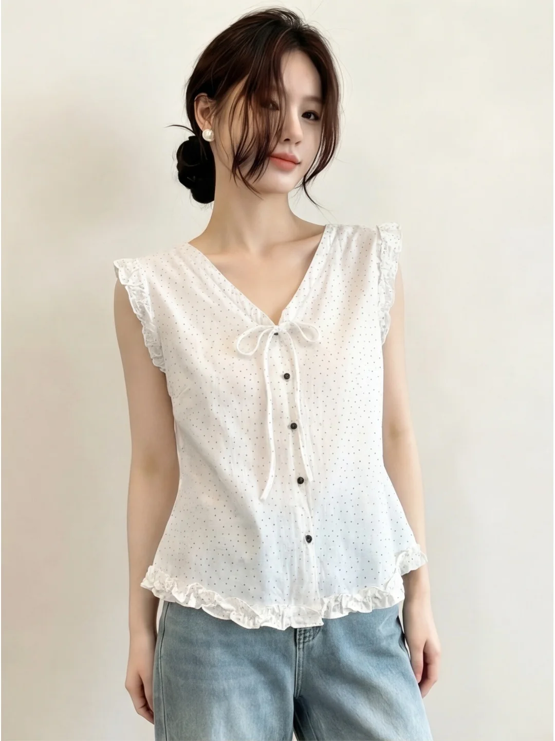 

Sweet Girl Style V-Neck Lace Shirt Women's Summer White Polka Dot Loose Slimming Top Sleeveless Bow Tie Bells