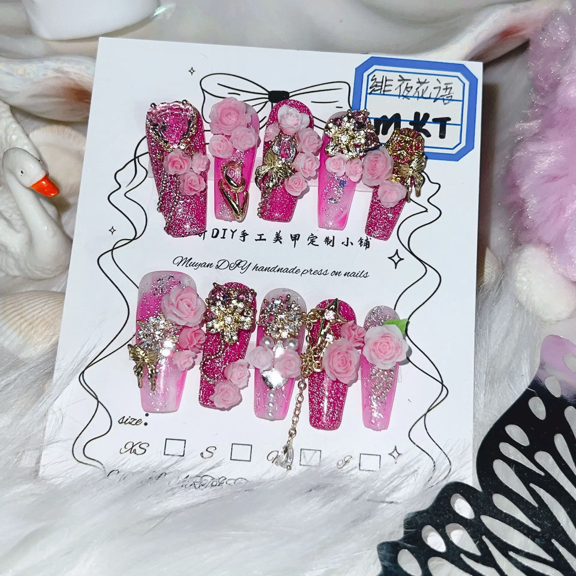 Press On Nails, handgefertigt, rosa Ombre, 3D-Roségold-Akzent, atemberaubendes Design, künstliche Nägel, komplettes Set, 24 Stück, bequeme Passform, 2 Kleber – Detail 4