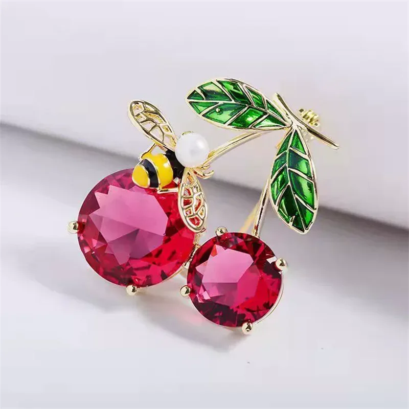 1Pc Lovely Cherry Bee Brooch for Girls Women Exquisite Cherry Fruit Insect Pins Jewelry Trendy Accessories Birthday Gifts 2025