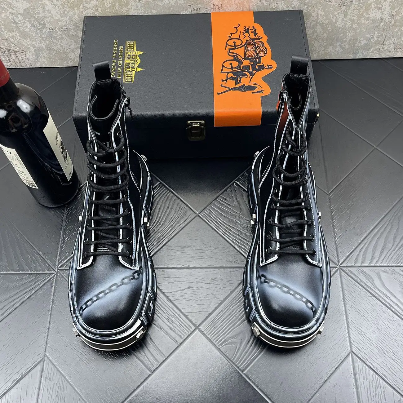 الخريف والشتاء جديد الرجال الكتابة على الجدران سلسلة النمط الإقليمي فاسق سميكة القاع زيادة المتخصصة الرجعية اللون تلميع الاتجاه الأحذية