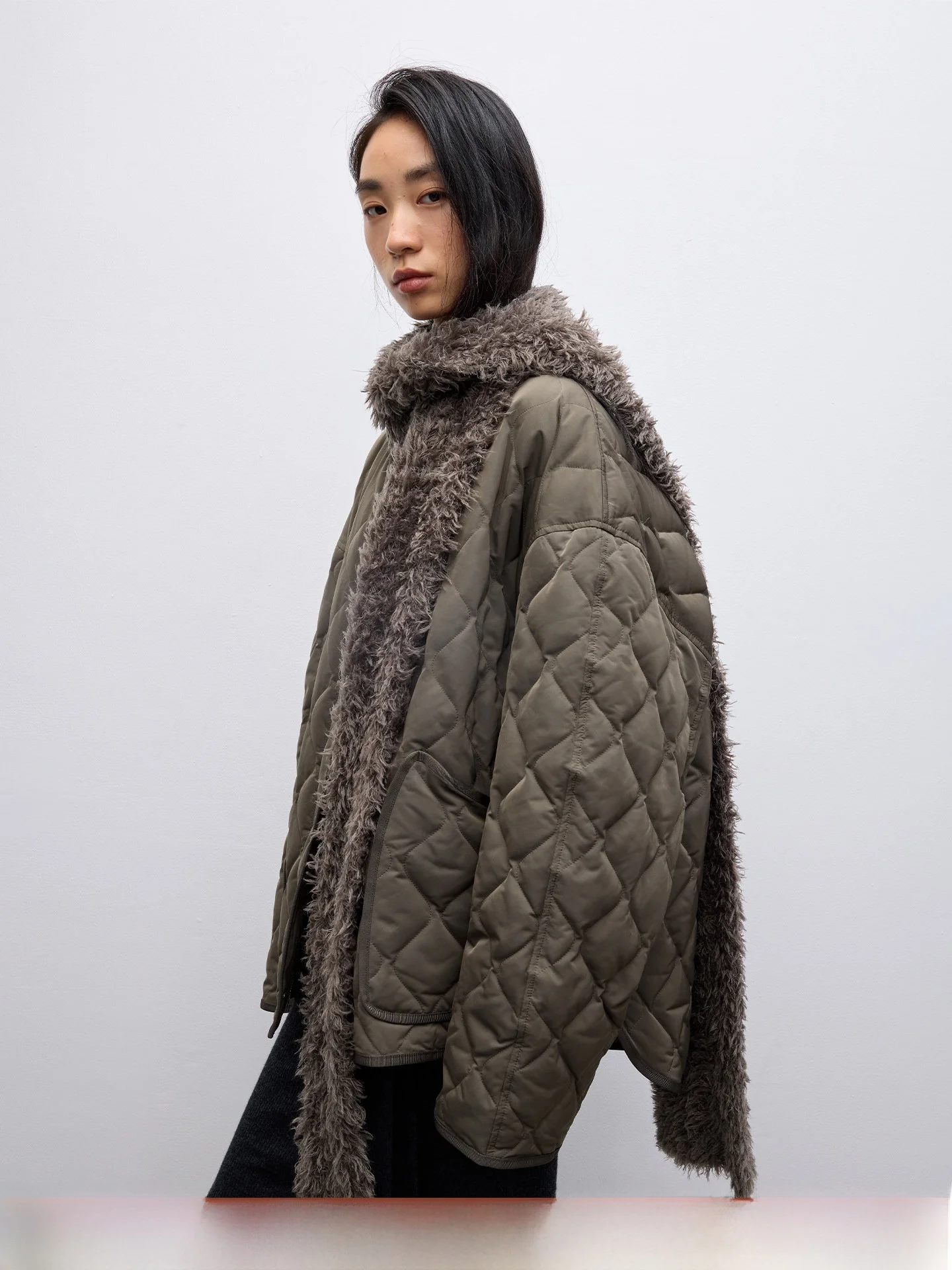 

Lightweight Du down Jaet round Ne Gourd Embroidery Design Casual Sle Polyester Fiber Coat for Young Women