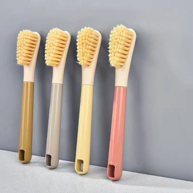 A Single-Pack Long-Handled Soft Brush with a Hole for Hanging, Featuring Soft Colored Bristles, Suitable for Cleaning Kitchens And Bathrooms
