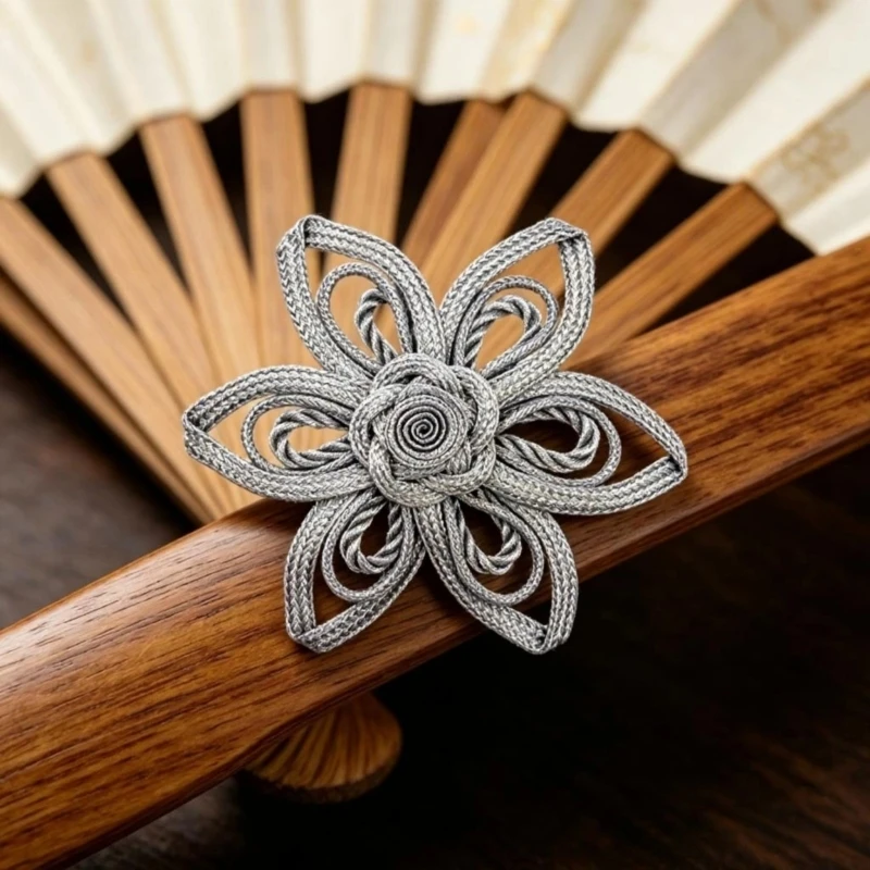  Elegant Sewing Fasteners Flower Closures Knot Buttons Silver Thread Clasp 2PCS