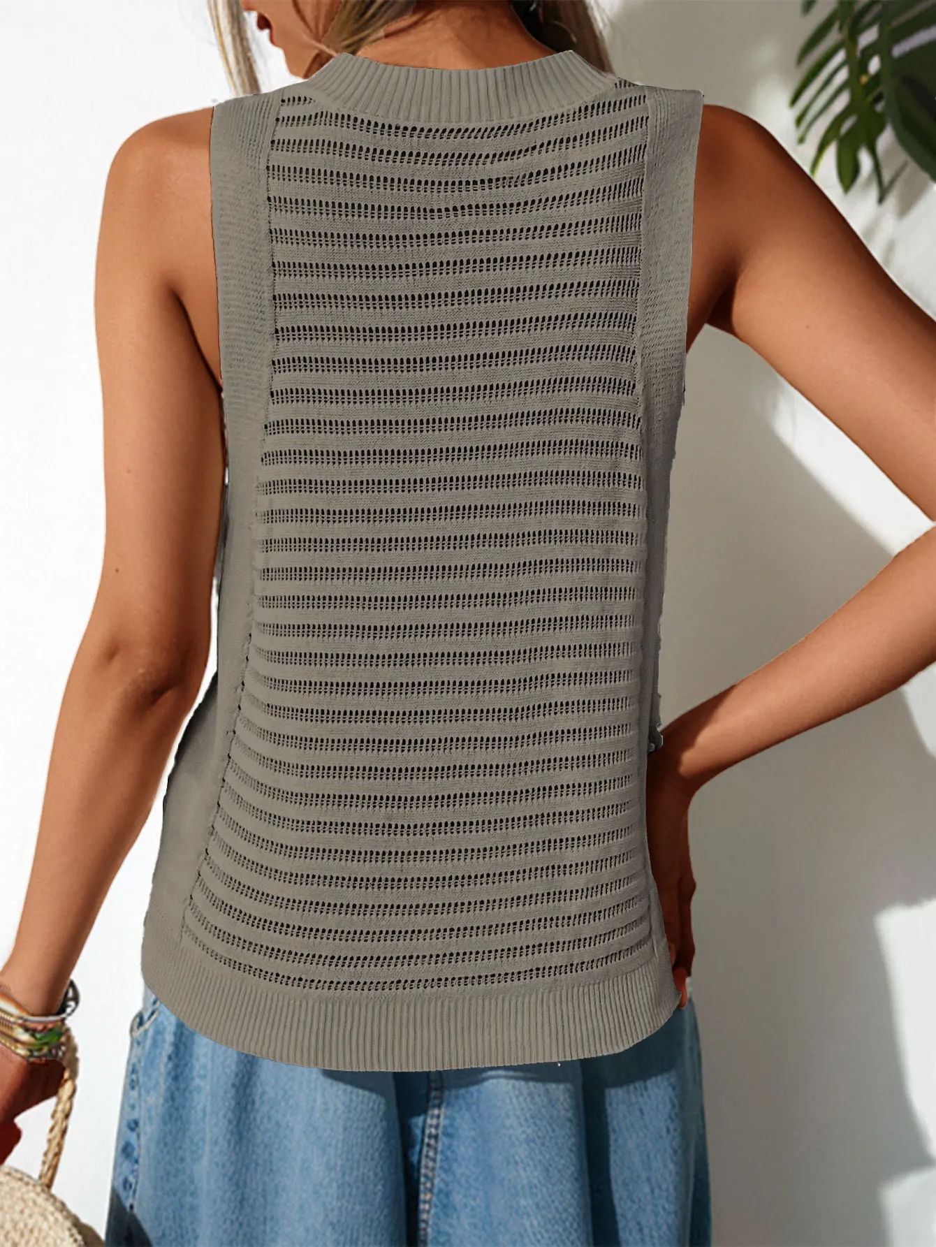 Women\'s summer cool hollow knit vest casual sleeveless shirt simple and stylish elegant style fashion empty shirt