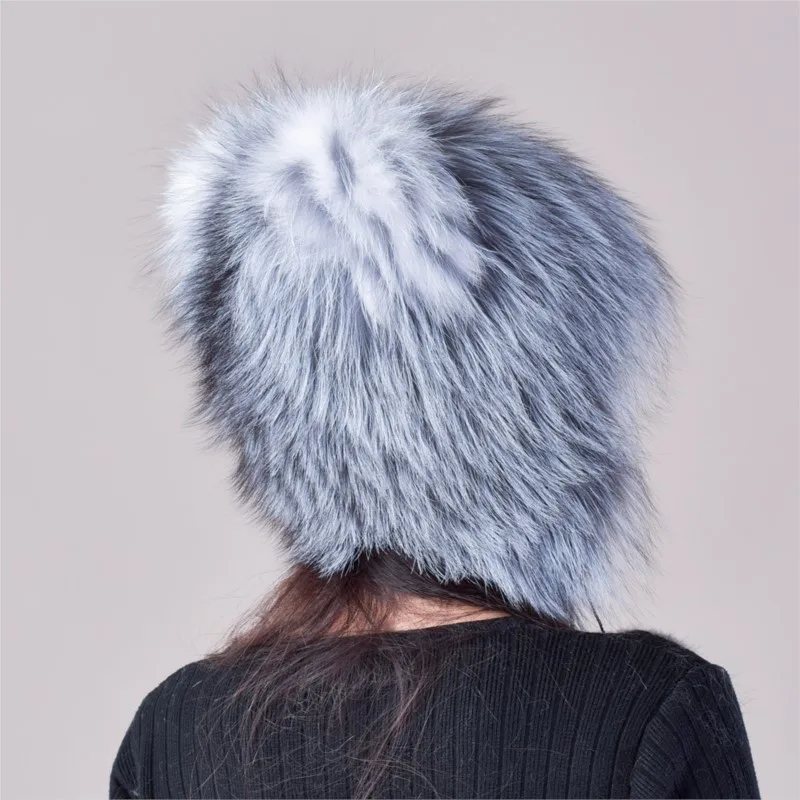 

A cute windproof and cold-proof fur hat for women's ears