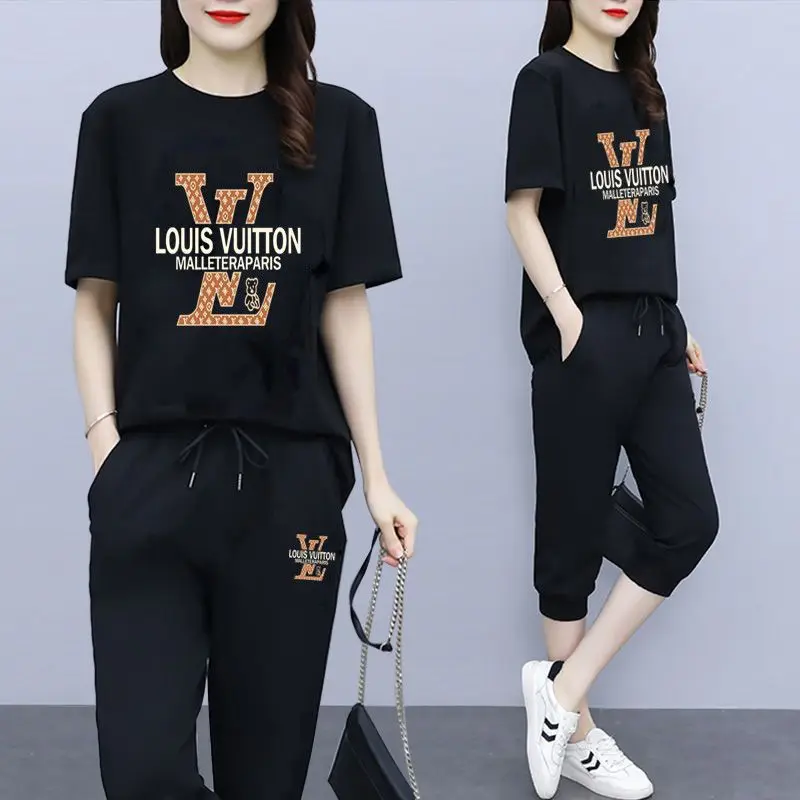 Set pakaian olahraga wanita, baju/set ramping kasual Korea Musim Panas 2024 celana crop longgar + set dua potong lengan pendek