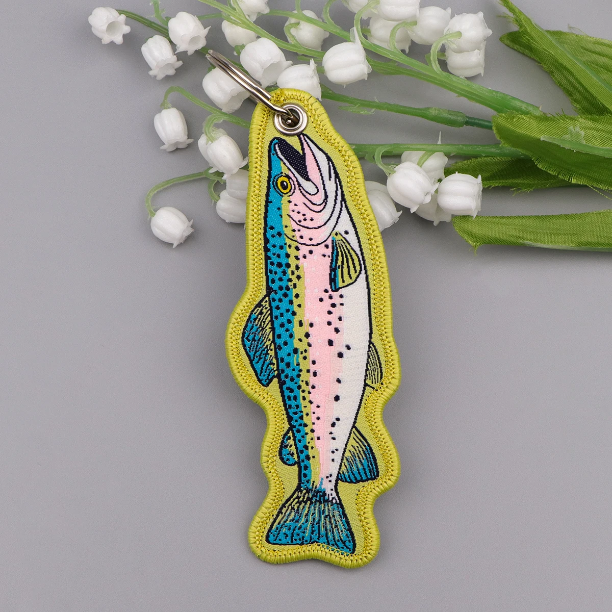 刺繍かわいい魚キータグキーホルダー車オートバイ漫画キーリング - Embroidery Keychain のレビューと価格