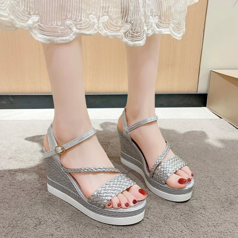 2026 Neue Sommer-Keilsandalen für Damen, Modische Plateau-Freizeitschuhe mit Hohen Absätzen