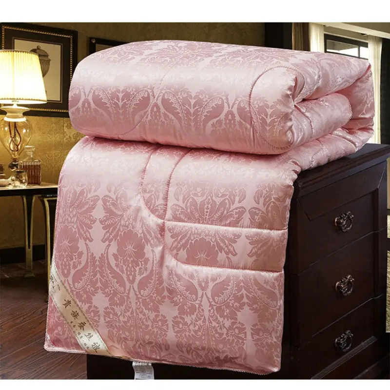 Premium Silk Autumn Quilt with Soft Cotton Padding and Feather Velvet for All Seasons