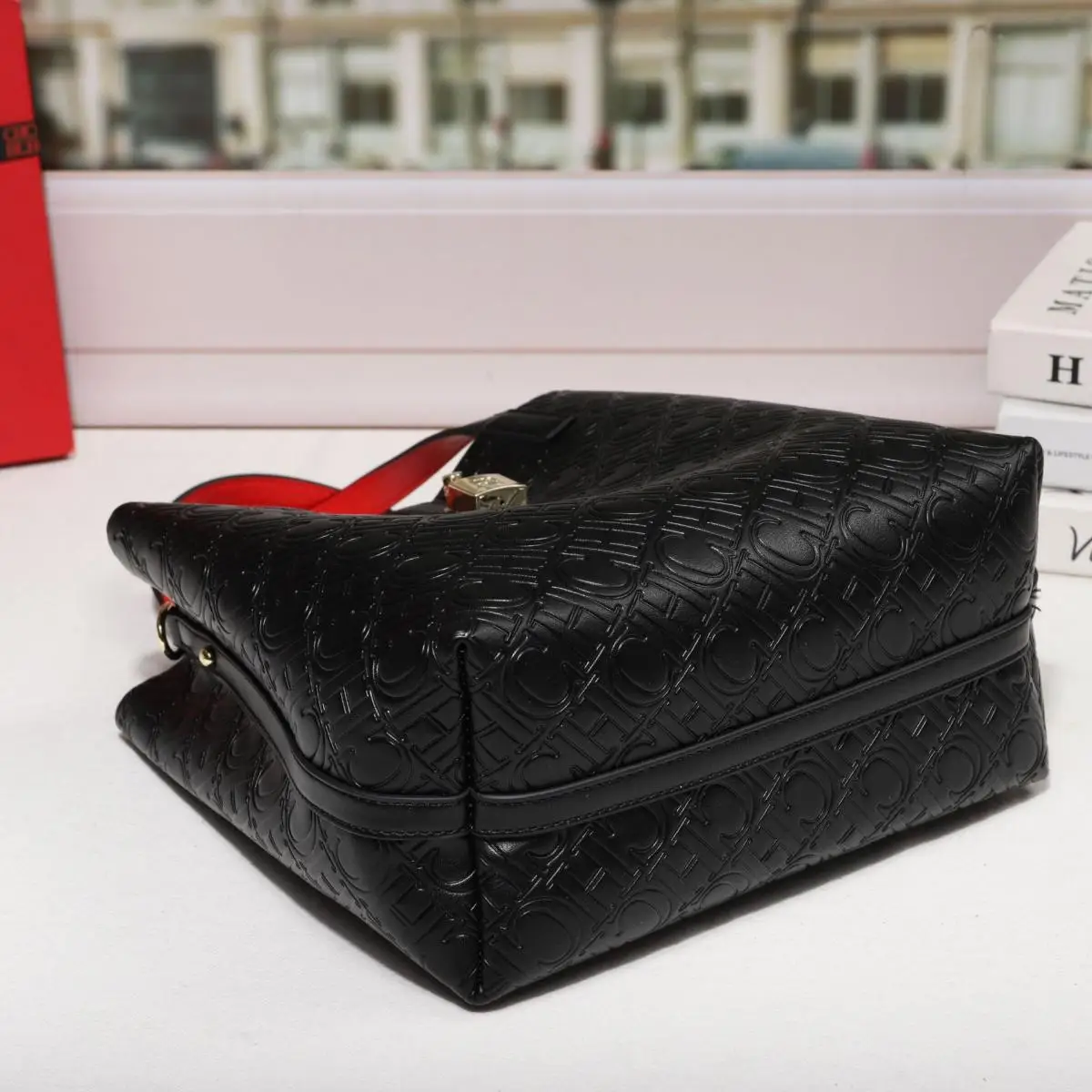 CH Leather Tote Bag  With Zipper Premium Feeling Classic Ladies Crossbody  Handbag High Quality Solid Color Commuter Bag 2025