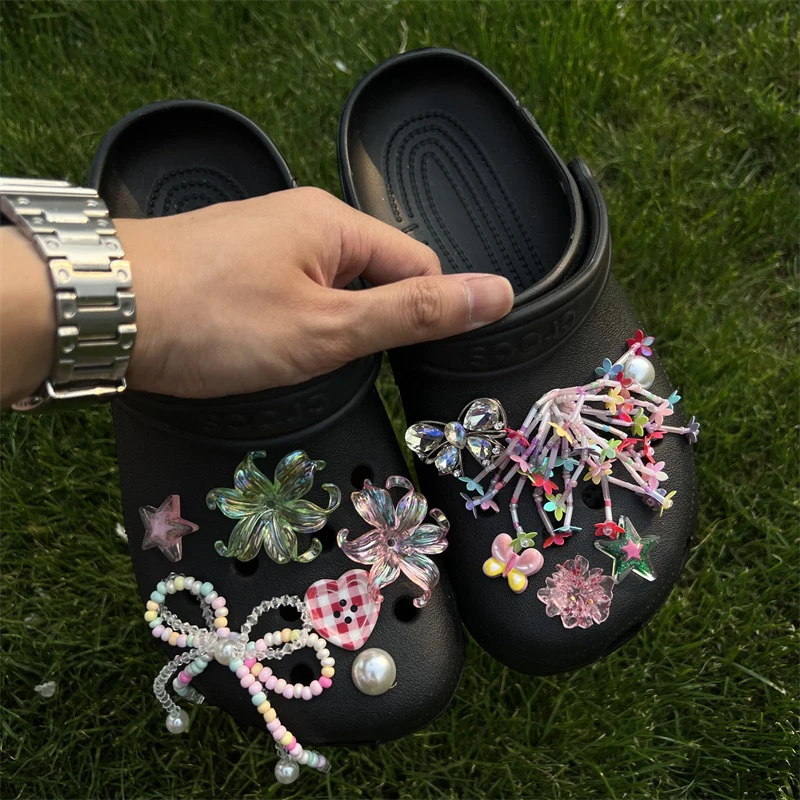 12 Breloques de chaussures DIY, colorées, motifs papillon et algues, avec chaîne de perles, accessoires de fixation pour chaussures à trous, fleurs de chaussures détachables pour filles