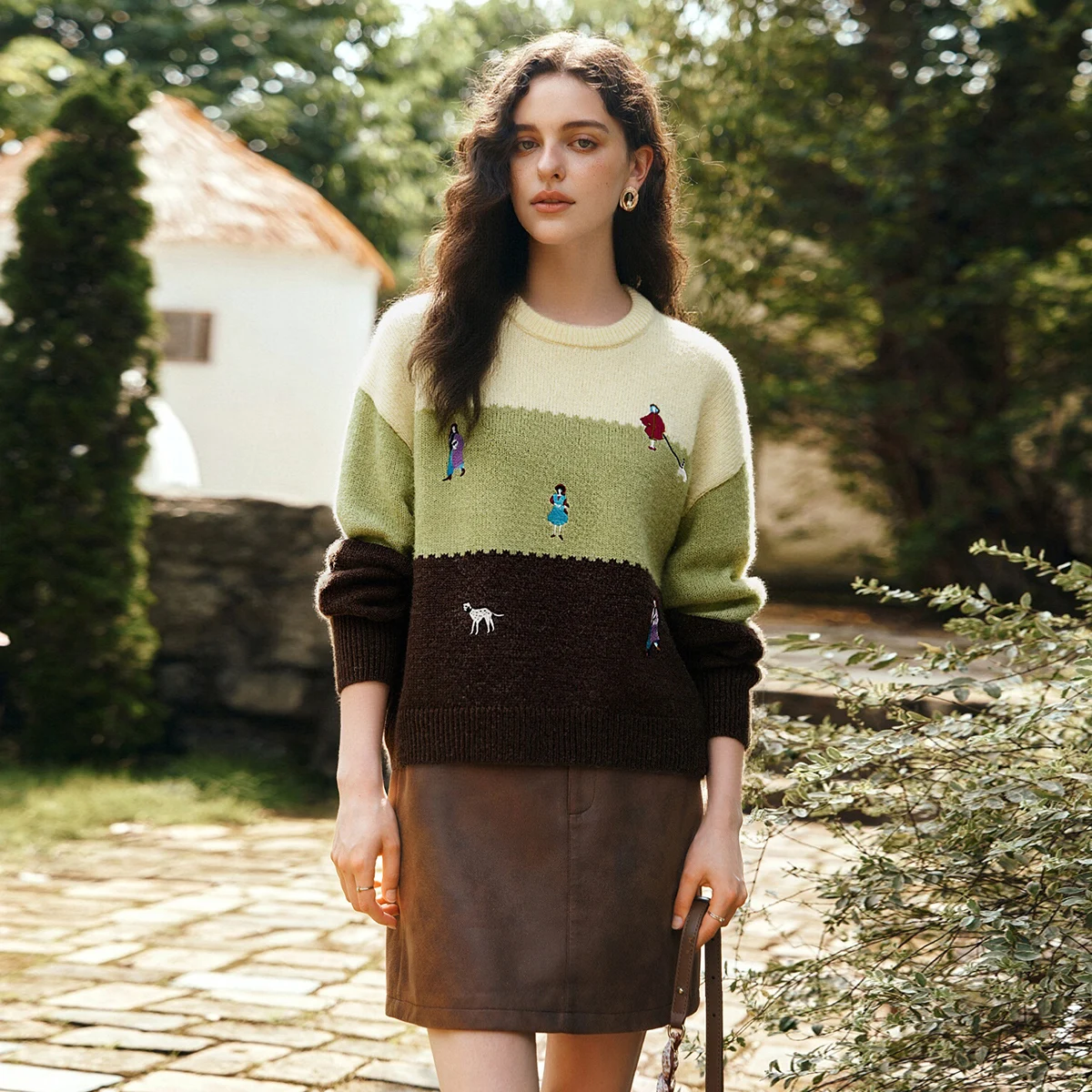 OLrain المرأة متماسكة سترة 2025 الخريف كتلة اللون المطرزة س الرقبة طويلة الأكمام البلوز نمط غير رسمي كسول O57DM002331