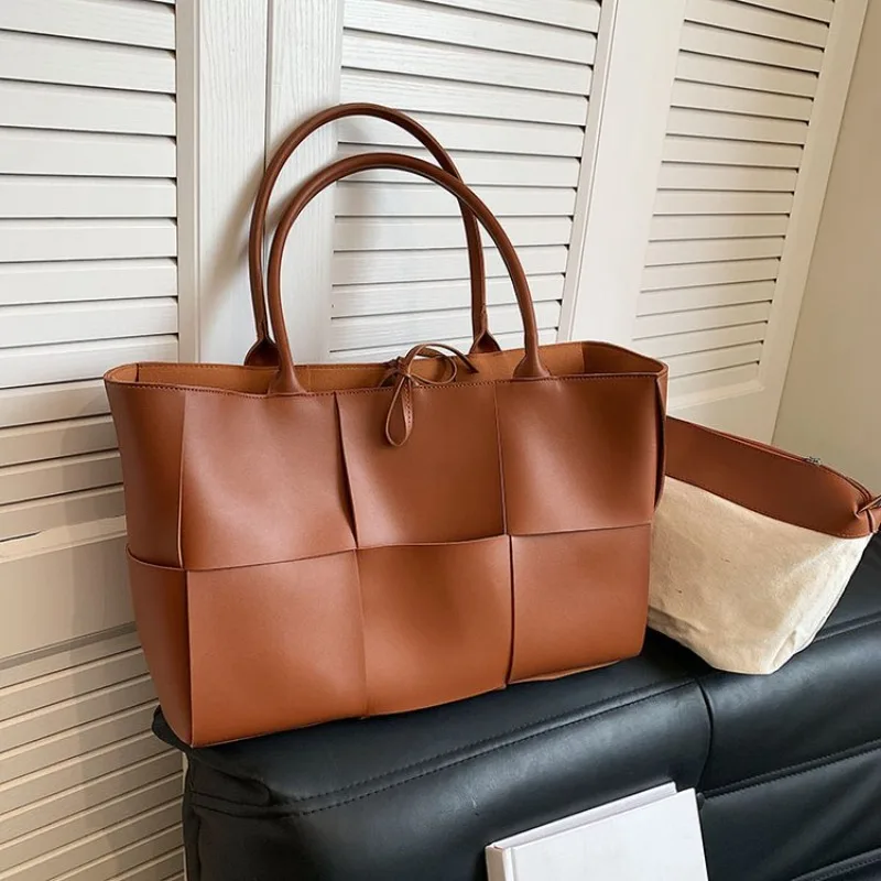 unique-high-end-diaper-bag-for-ladies-leather-handbag-minimalist-vintage-elegant-solid-color-shoulder-bag-for-daily-commuter