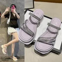 Kapcie damskie Summer Glitter Slides Beach Shoes Platform Fashion Pantofle Low Jelly Sabot Luxury 2024 Rubber Rome PU Fabric Cry