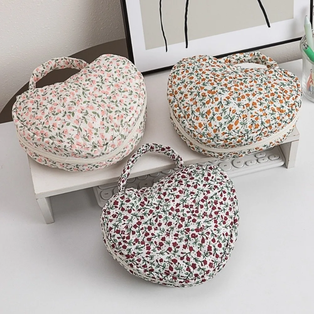 Portable Large Capacity Makeup Bag Quilted Cotton with Handles Floral Cosmetic Bag Travel Toiletry Bags Outdoor