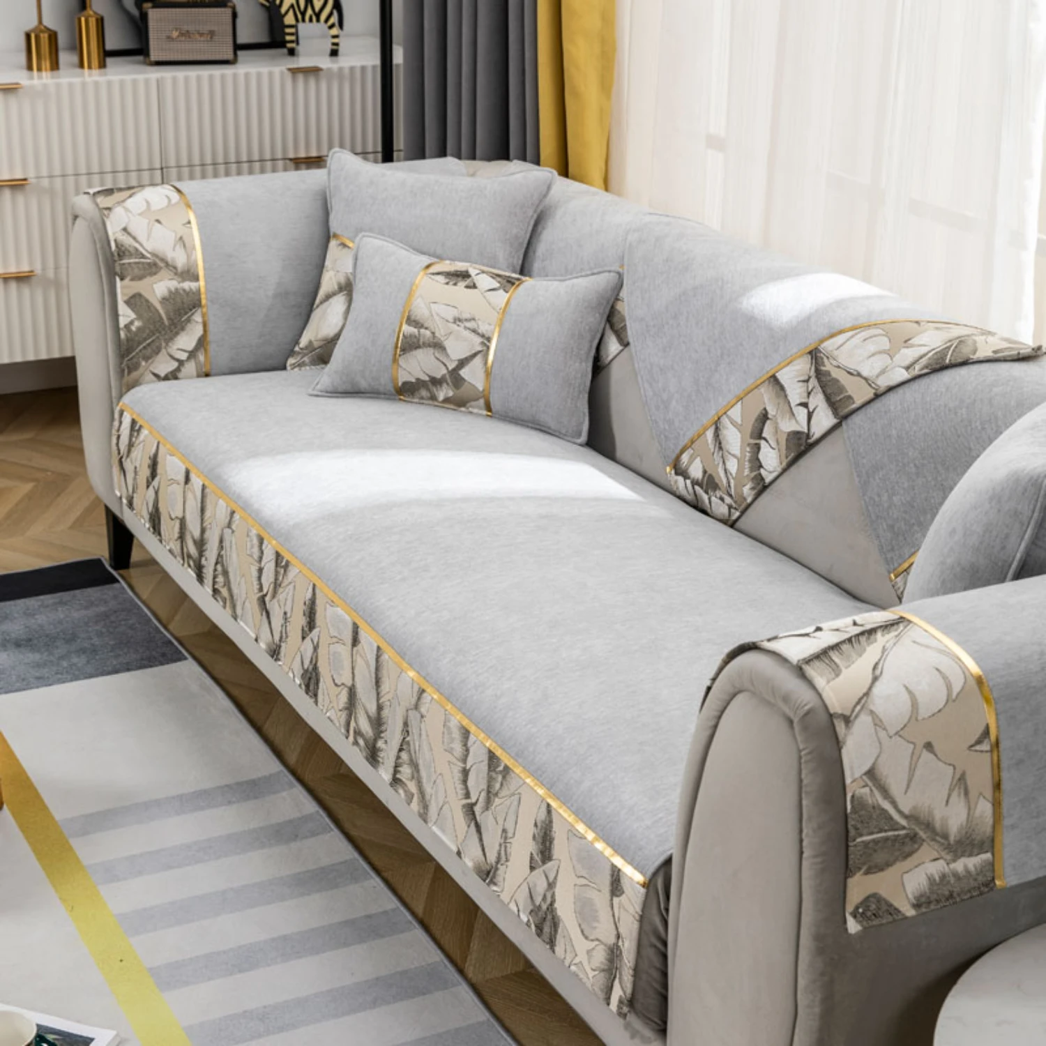 

Update Your Living Room Aesthetics with this Luxurious, Elegant, Stylish, and Soft Chenille Fabric Jacquard Patchwork Slipcover