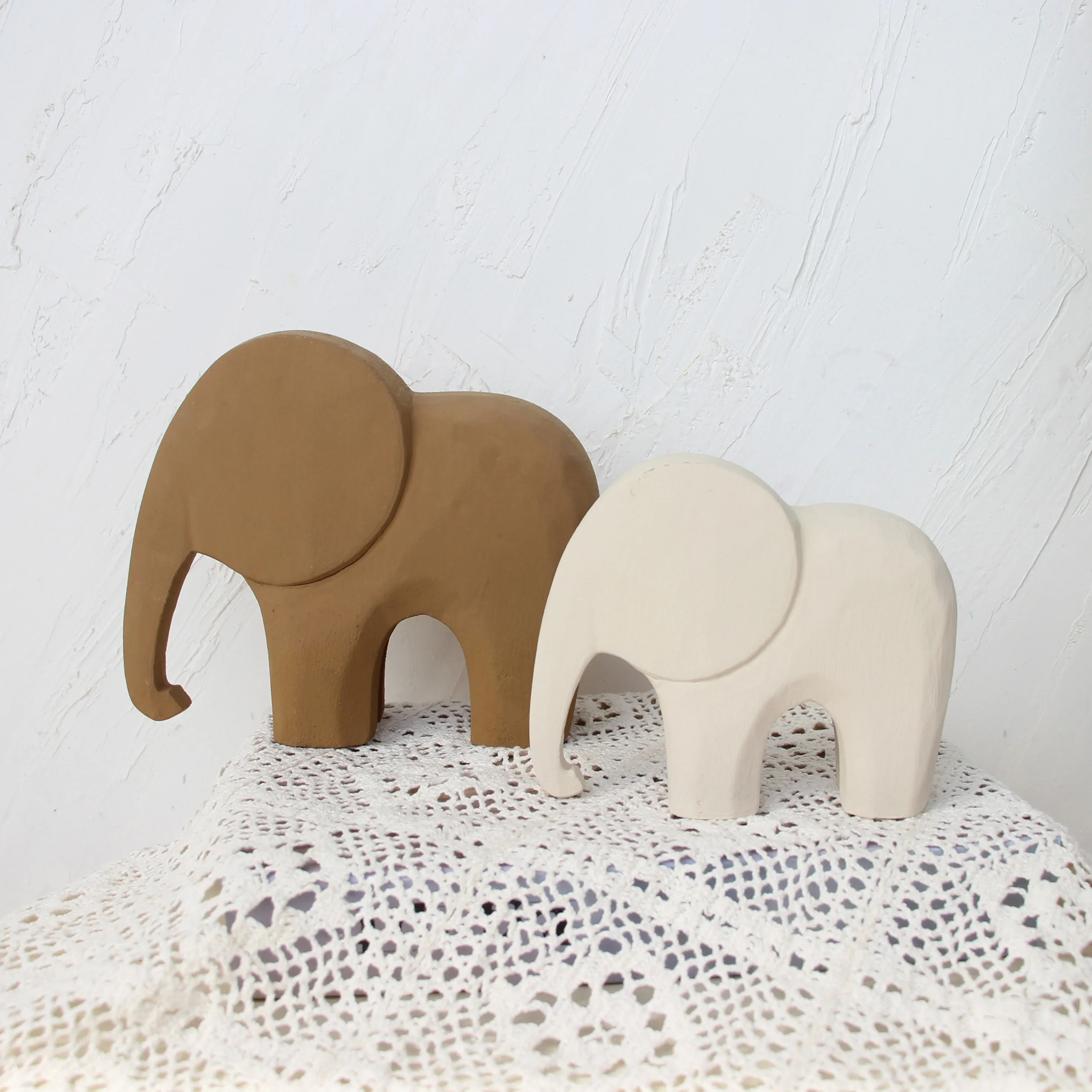 Elephant Ornaments Nordic Minimalist Carving Home Decoration Ornaments Wooden Crafts Painted Silly and Cute