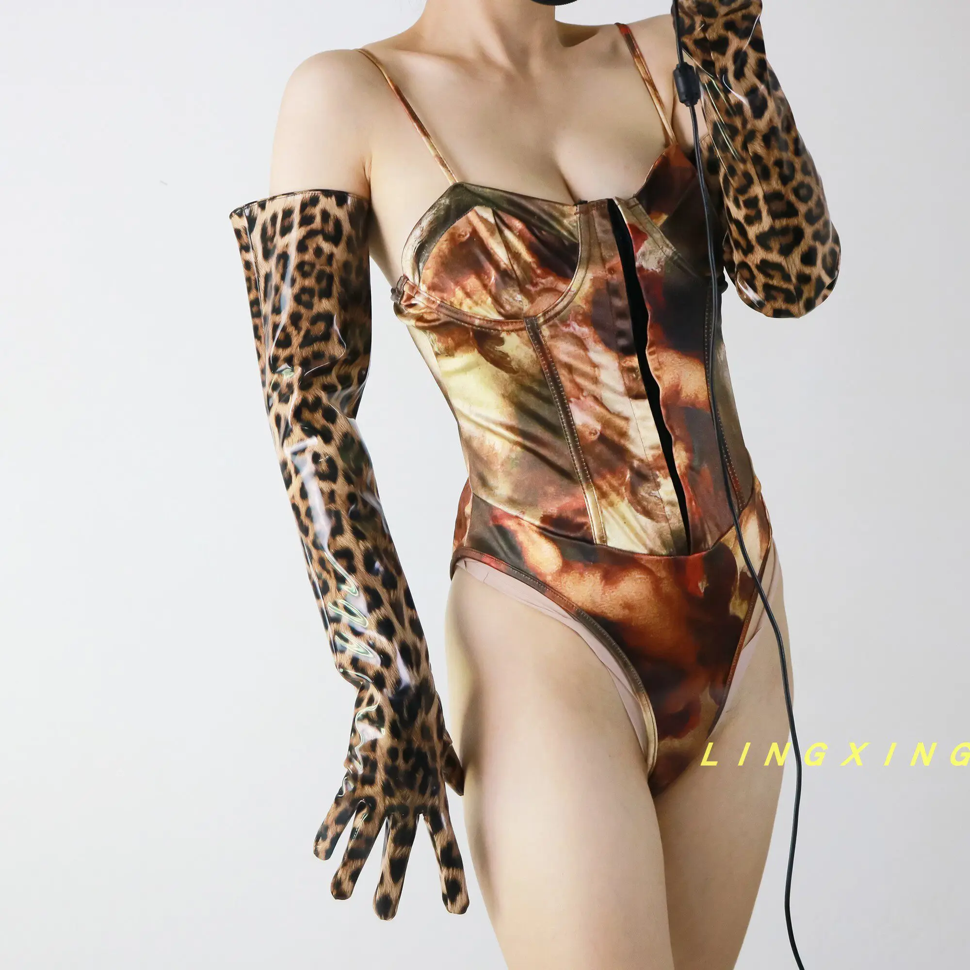 60 cm lange Handschuhe aus glänzendem Kunstleder, PU, Opera Golden Gold-Beschichtung, für Damen, elegant, sexy, luxuriös, modisch, winddichte Handschuhe – Detail 5