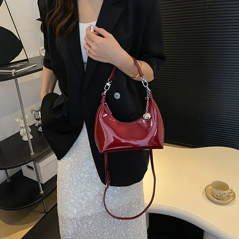 Sac à main sous les bras en cuir verni rouge pour femme, sac à bandoulière, mode coréenne, haut de gamme, simple initié, nouveau, E27, 2024