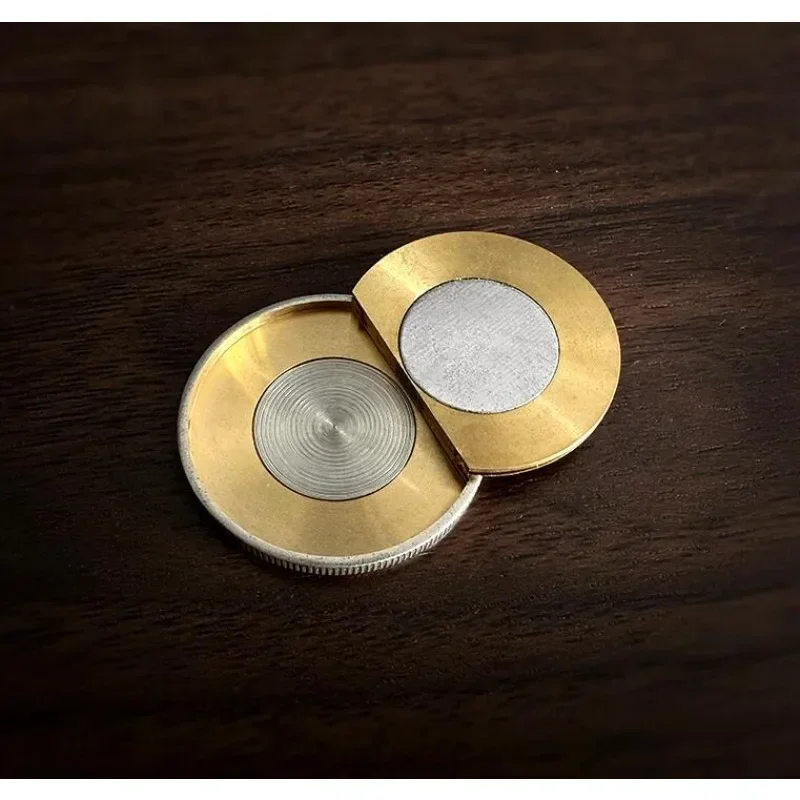 عملة زعنفة متعددة الأغراض (مشي الحرية نصف دولار) من أوليفر ماجيك خدع الجاذبية/العملة المغناطيسية أوهام قريبة للتحايل #2