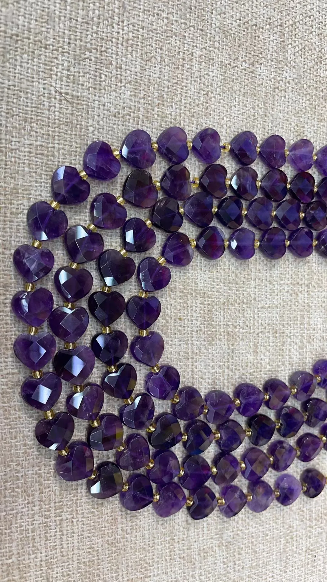 

Natural Amethyst Heart-shaped Grain:28