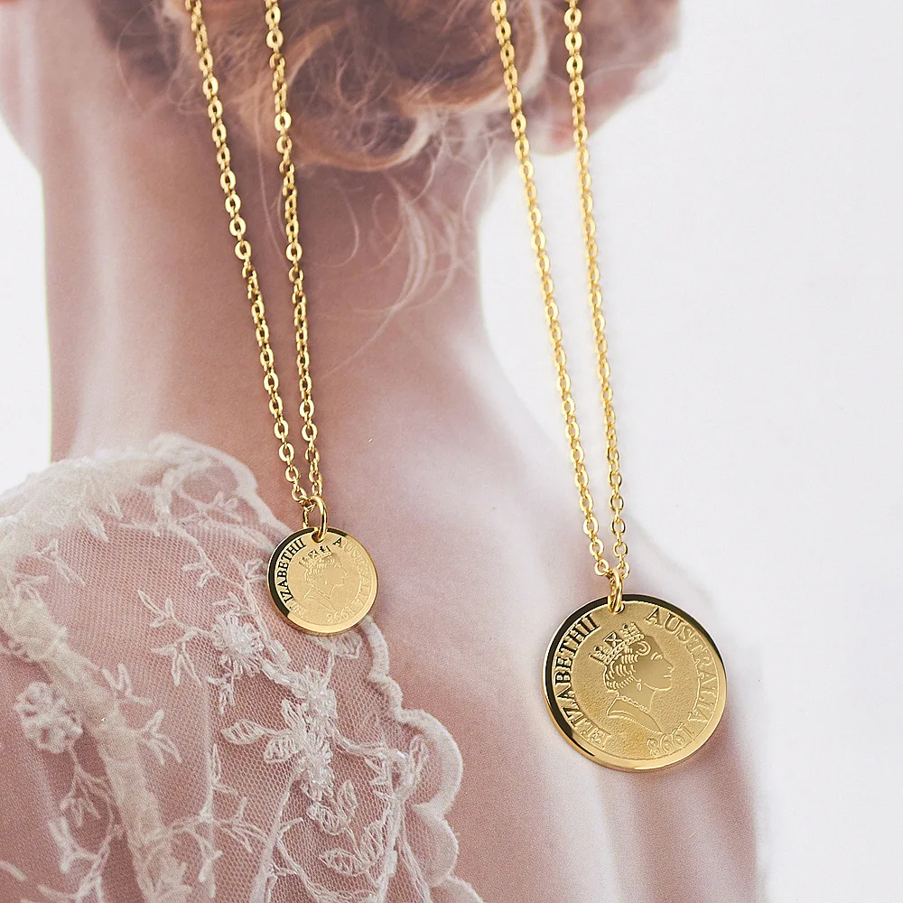 Hot Style Queen Elizabeth Head Portrait Round Pendant Necklace Titanium Steel Gold Plated Coin Women Jewelry