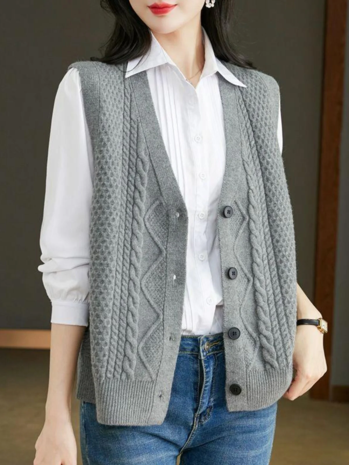 

Spring Autumn Women's Knitted Sleeveless Vest Fashionable Layering Single Button Spiral Design Commute Style Short Length