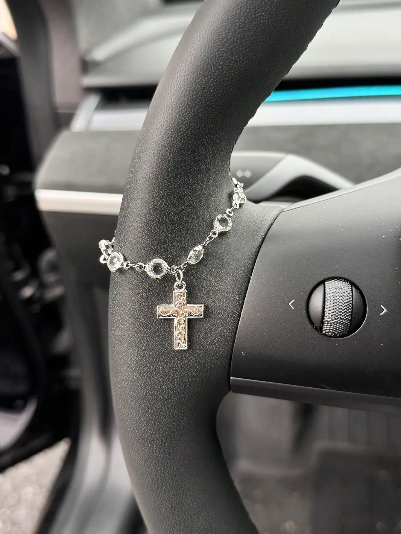 

1pc Car Steering Wheel Decorative Pendant Light Luxury Crystal Chain Car Steering Wheel Decorative Pendant