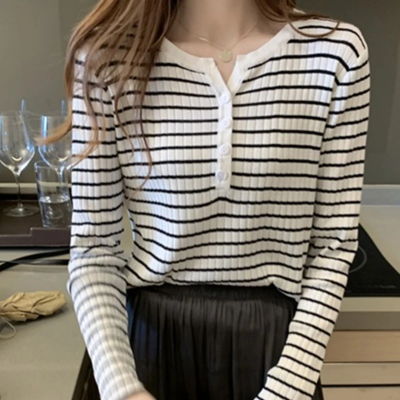 

High Waist Vintage Striped Women's Knitted T-shirts 2025 New Autumn Winter Long Sleeve Korean Buttons V-neck Slim Tops Female