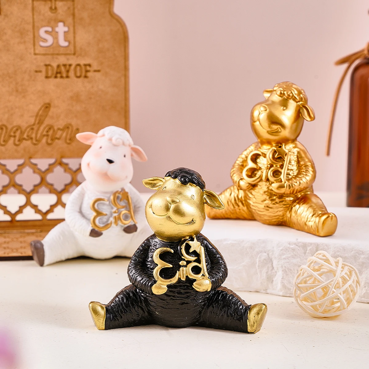 1PC,Ramadan (رمضان) Lamb Cross-Legged Sitting Eid Lettering, Resin Ramadan Lamb, Suitable for Eid Al-Fitr Gift