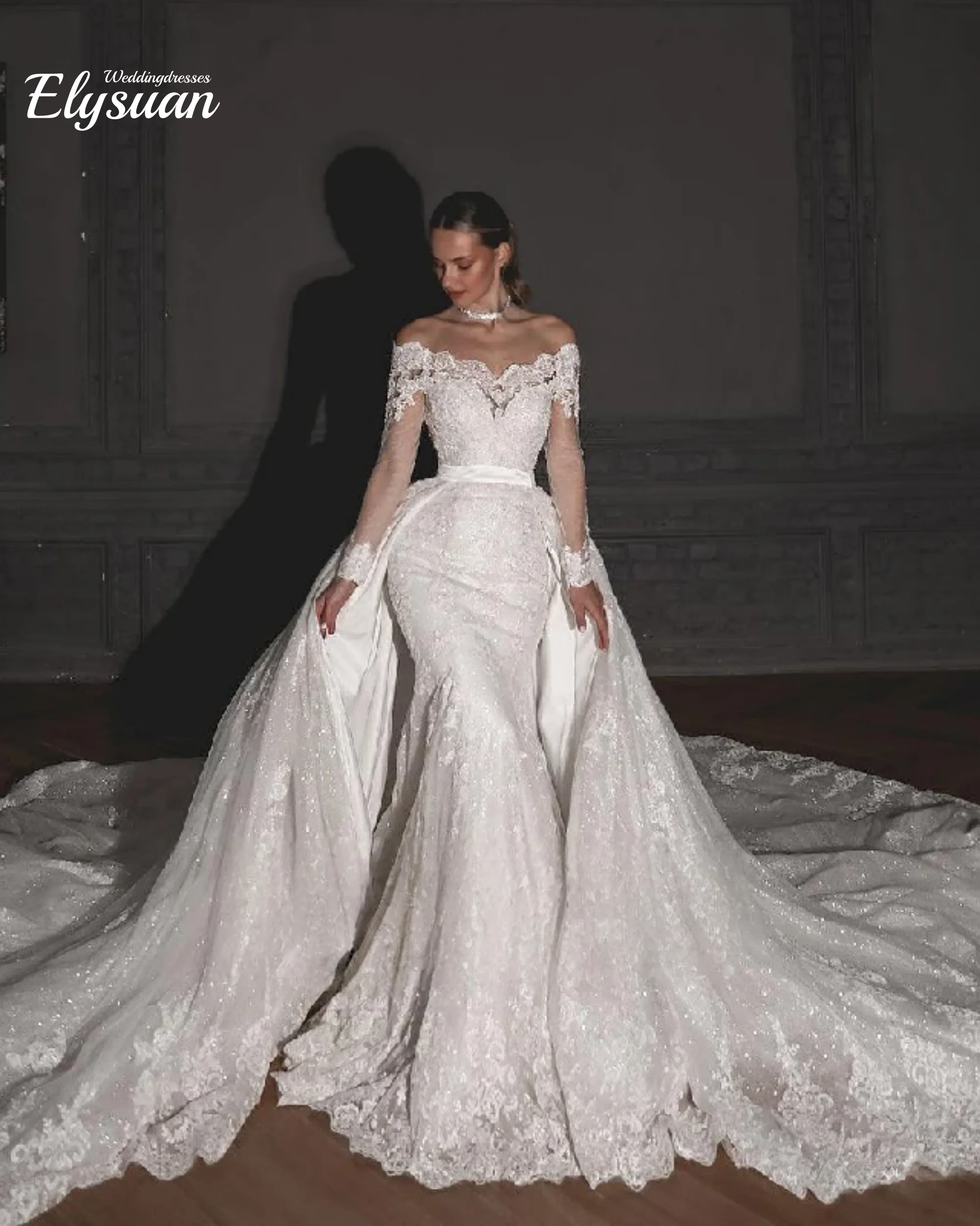 Customized Customized Boat Neck Mermaid Lace Wedding Dresses Beaded Appliques Long Sleeves Bridal Gowns with Detachable Train