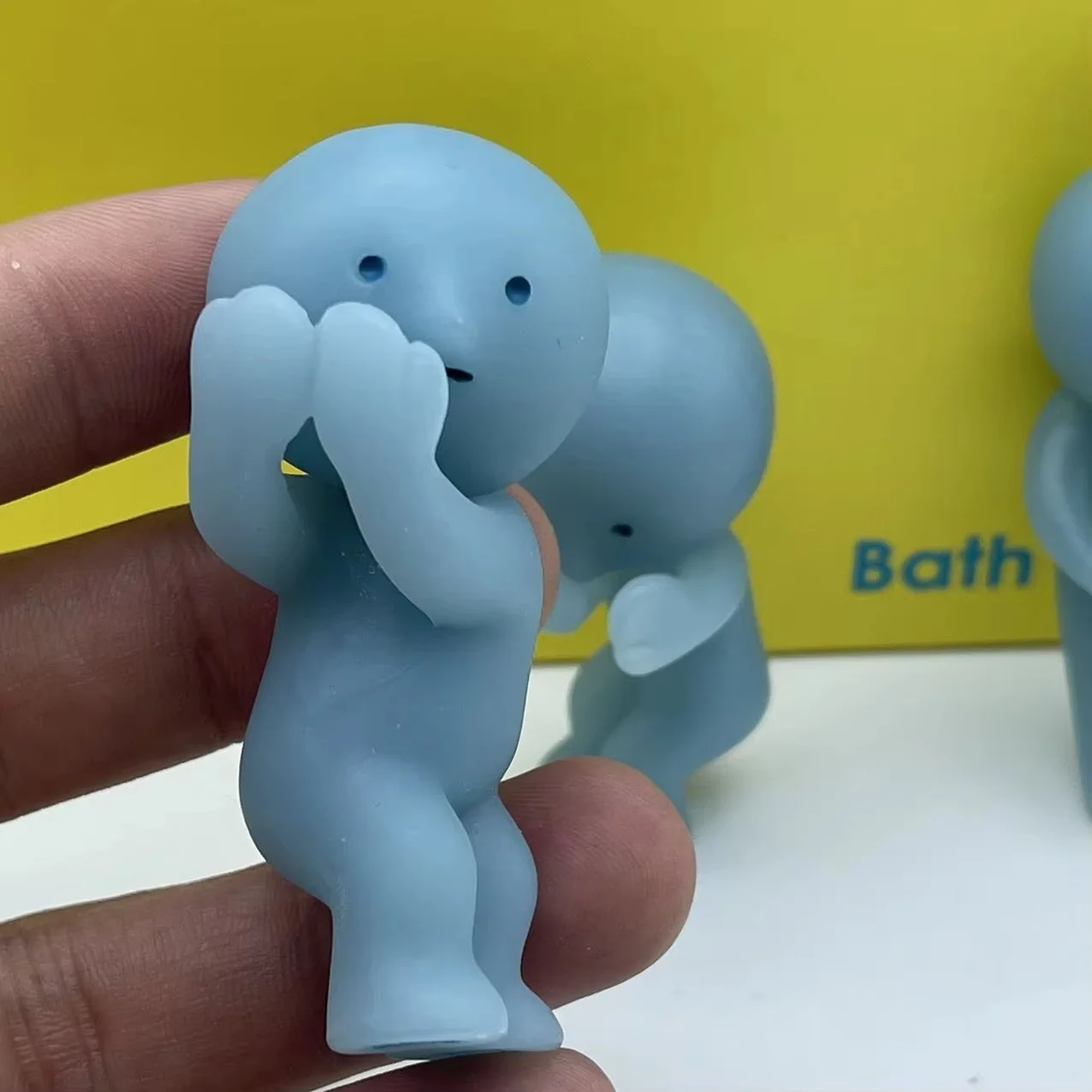 سوني الملاك Smiski حمام سلسلة صندوق أعمى الغامض لطيف توهج في الظلام الأخضر دمية عمل الشكل الكرتون سطح المكتب هدية عيد ميلاد لعبة #4