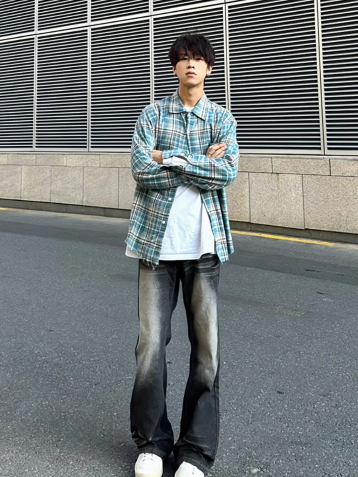 

American Vibe Men's Fashionable Streetwear Jeans High Waist Straight Leg Bell Bottoms Worn in Gradient Blue Cotton Blend