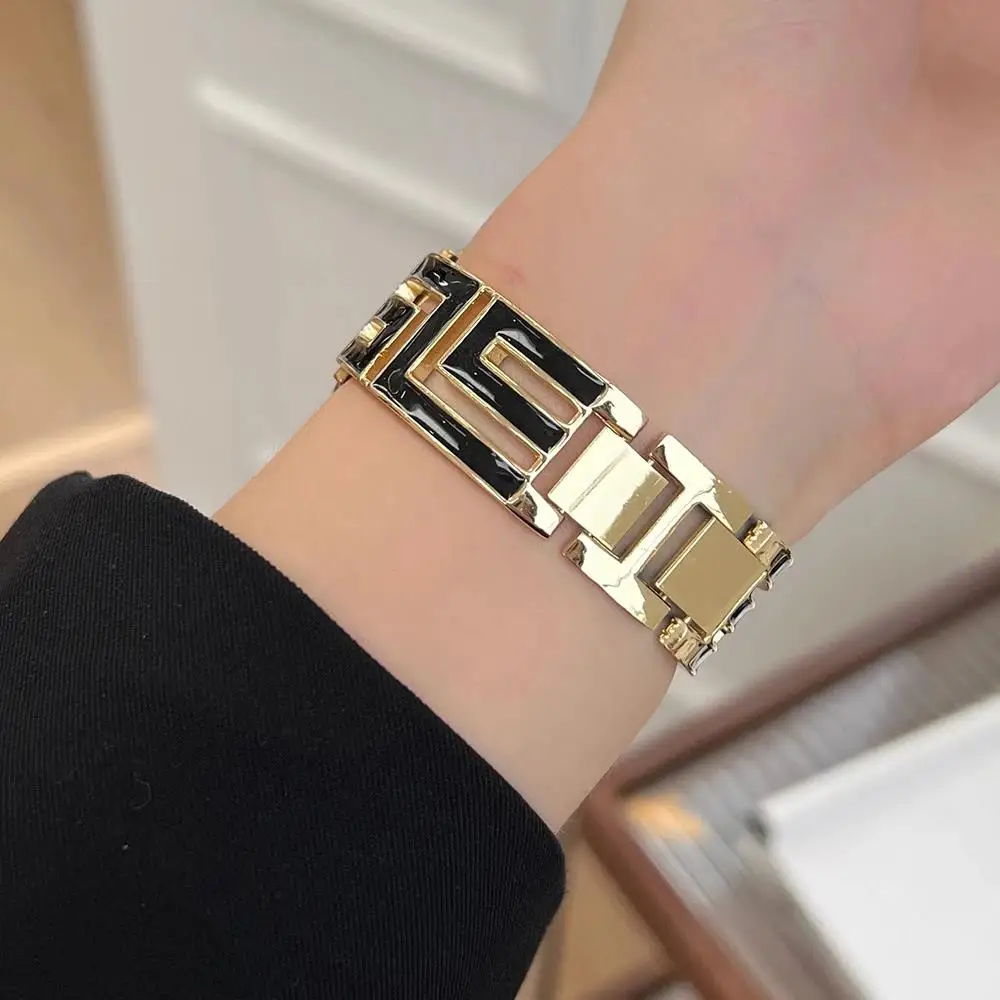 Correa de Metal de lujo para Apple Watch 10 Band 42/46mm 41 45 38 49 44 40mm pulsera de mujer iWatch Series 10 9 Ultra 8 7 SE 6 5 4